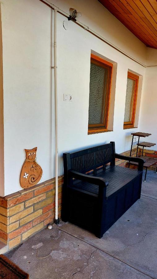 Mandula Apartman Szegedin Exterior foto